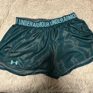 Underarmour athletic shorts